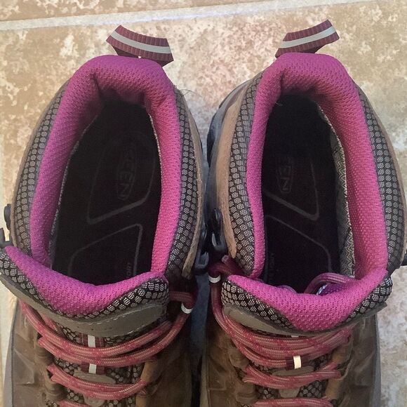 Keen women’s Targhee 3 Mid height waterproof hiking boot size 6 - Picture 3 of 16